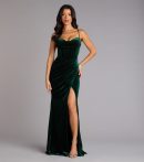 The Helga Velvet Lace-Up Slit Mermaid Dress is your new go-to Windsor dress—effortless, versatile, and made to update your fall style in seconds.