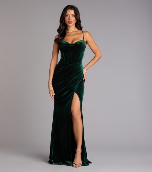 The Helga Velvet Lace-Up Slit Mermaid Dress is your new go-to Windsor dress—effortless, versatile, and made to update your fall style in seconds.