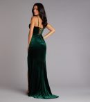 The Helga Velvet Lace-Up Slit Mermaid Dress is your new go-to Windsor dress—effortless, versatile, and made to update your fall style in seconds.