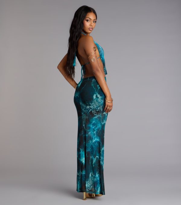 The Ocean Eyes Halter Maxi Dress is your new go-to Windsor dress—effortless, versatile, and made to update your fall style in seconds.