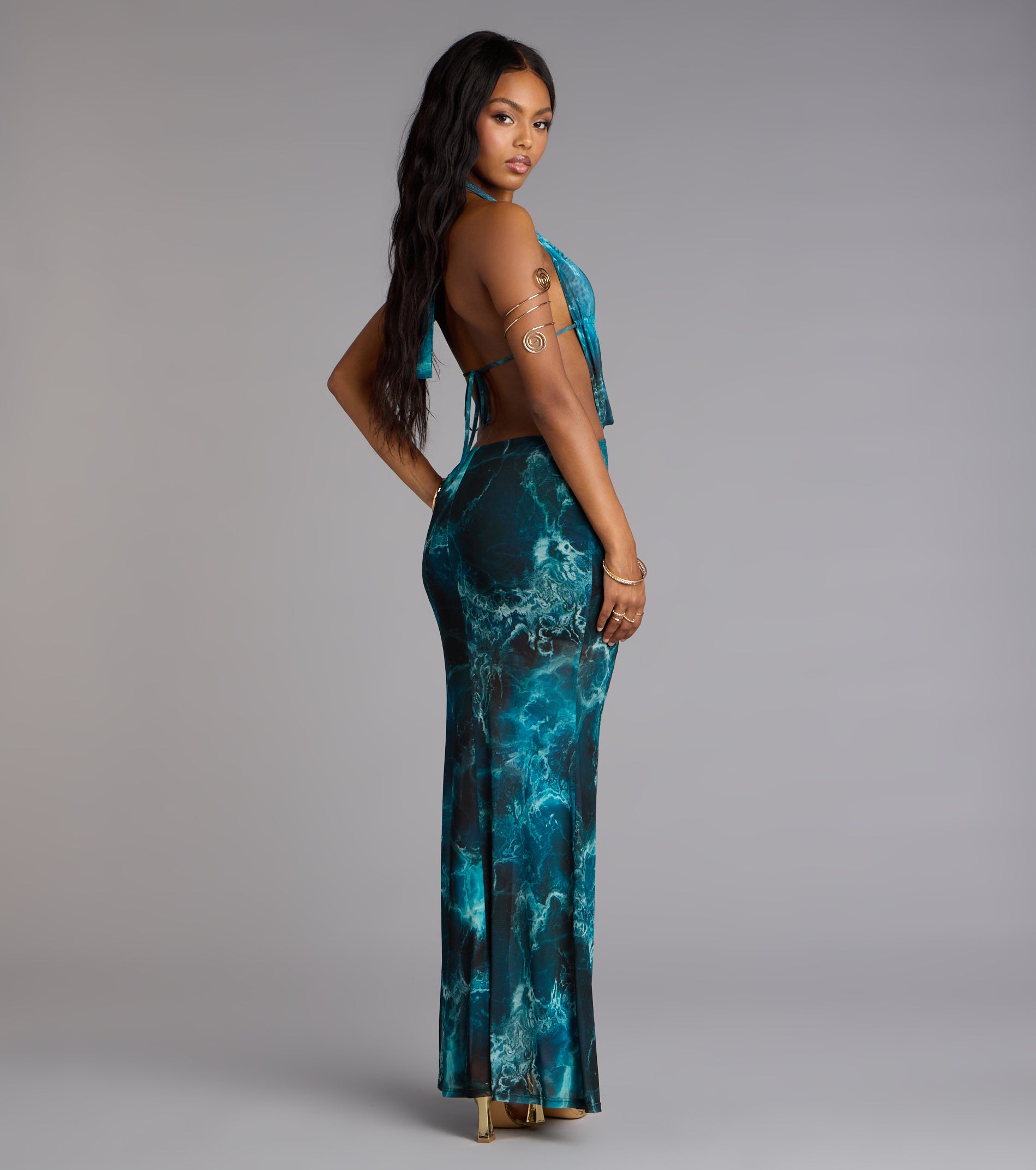 The Ocean Eyes Halter Maxi Dress is your new go-to Windsor dress—effortless, versatile, and made to update your fall style in seconds.