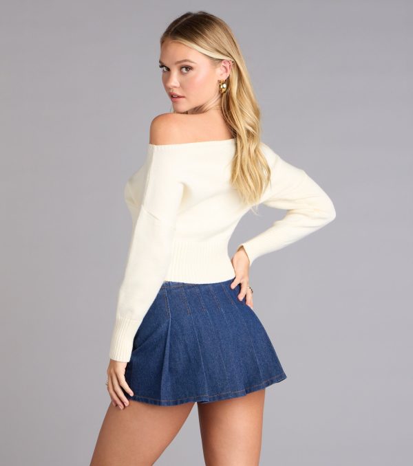 This piece brings trend-right energy to the Sunday Edit Off-The-Shoulder Sweater, perfect for fall outfits that stand out.