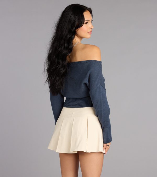 This piece brings trend-right energy to the Sunday Edit Off-The-Shoulder Sweater, perfect for fall outfits that stand out.