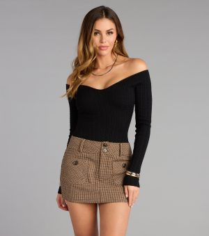Trendy women’s tops in 0, like the Effortless Chic Knit Off-The-Shoulder Long Sleeve Bodysuit, bring effortless style for fall layering, lounging, or going out.