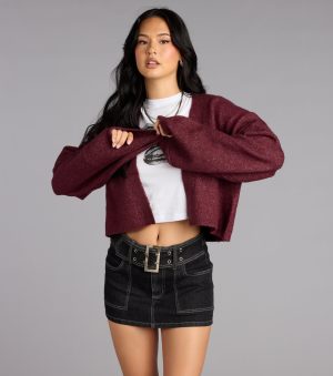 Trendy women’s tops in 0, like the Cozy Crush Oversized Knit Cardigan, bring effortless style for fall layering, lounging, or going out.