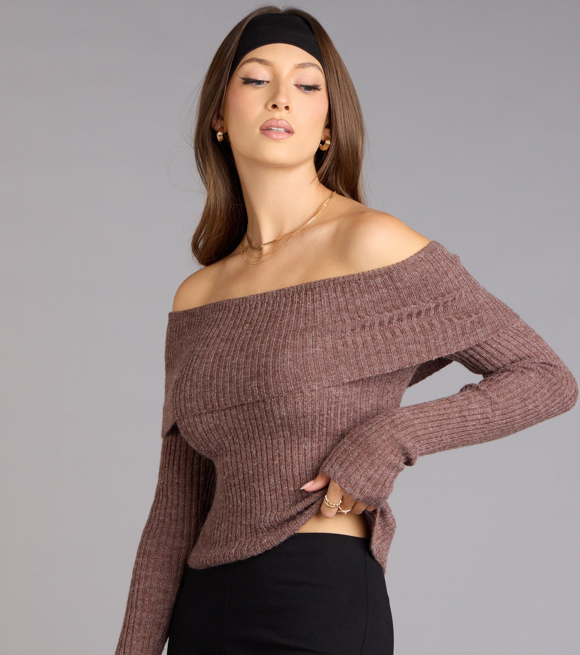 This piece brings trend-right energy to the Autumn Muse Off-The-Shoulder Sweater, perfect for fall outfits that stand out.