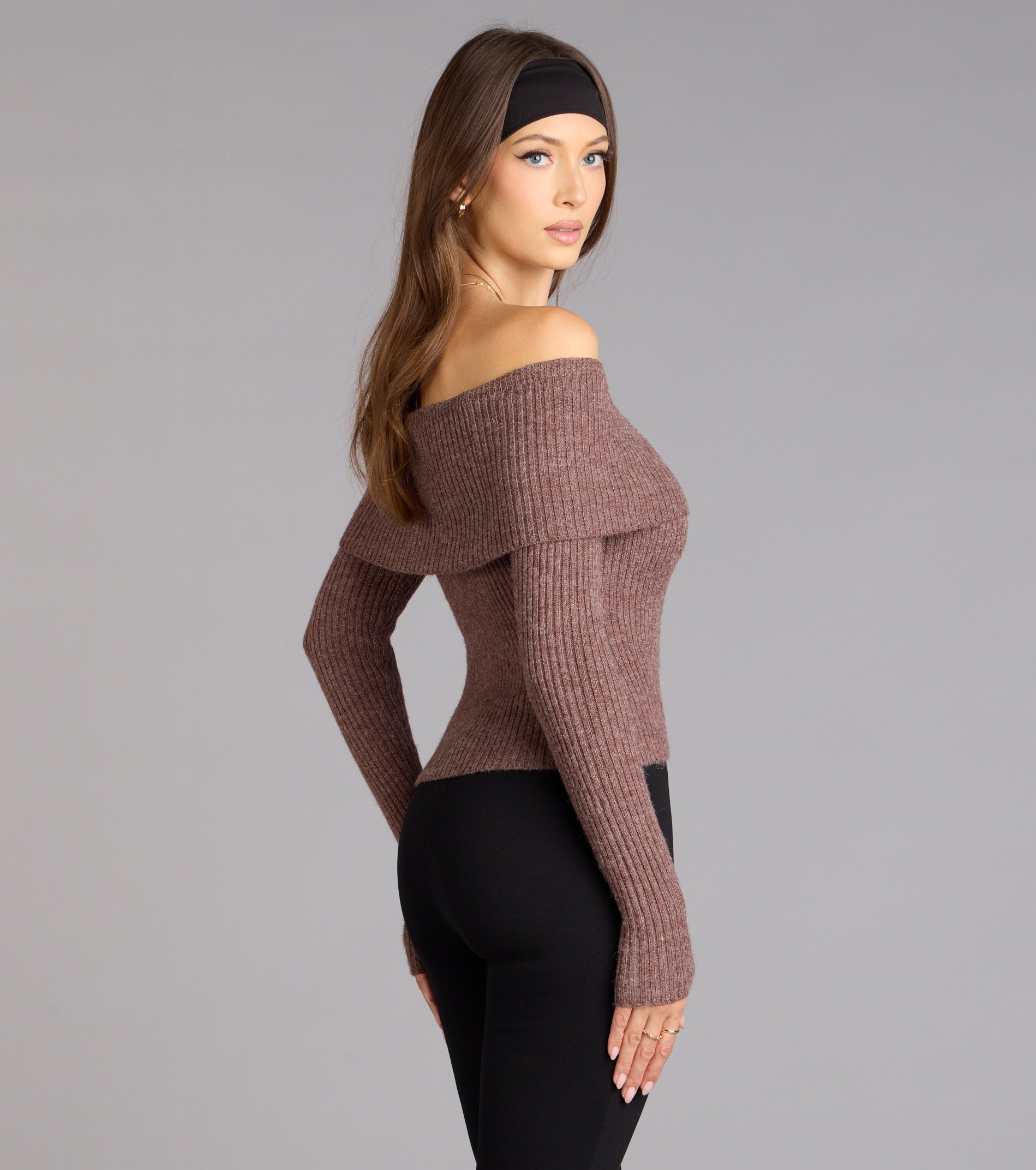 This piece brings trend-right energy to the Autumn Muse Off-The-Shoulder Sweater, perfect for fall outfits that stand out.