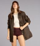 This brown piece brings trend-right energy to the City Drift Oversized Jacket, perfect for fall outfits that stand out.