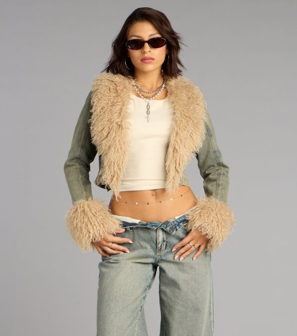 This piece brings trend-right energy to the Scene Stealer Faux Fur Crop Denim Jacket, perfect for fall outfits that stand out.