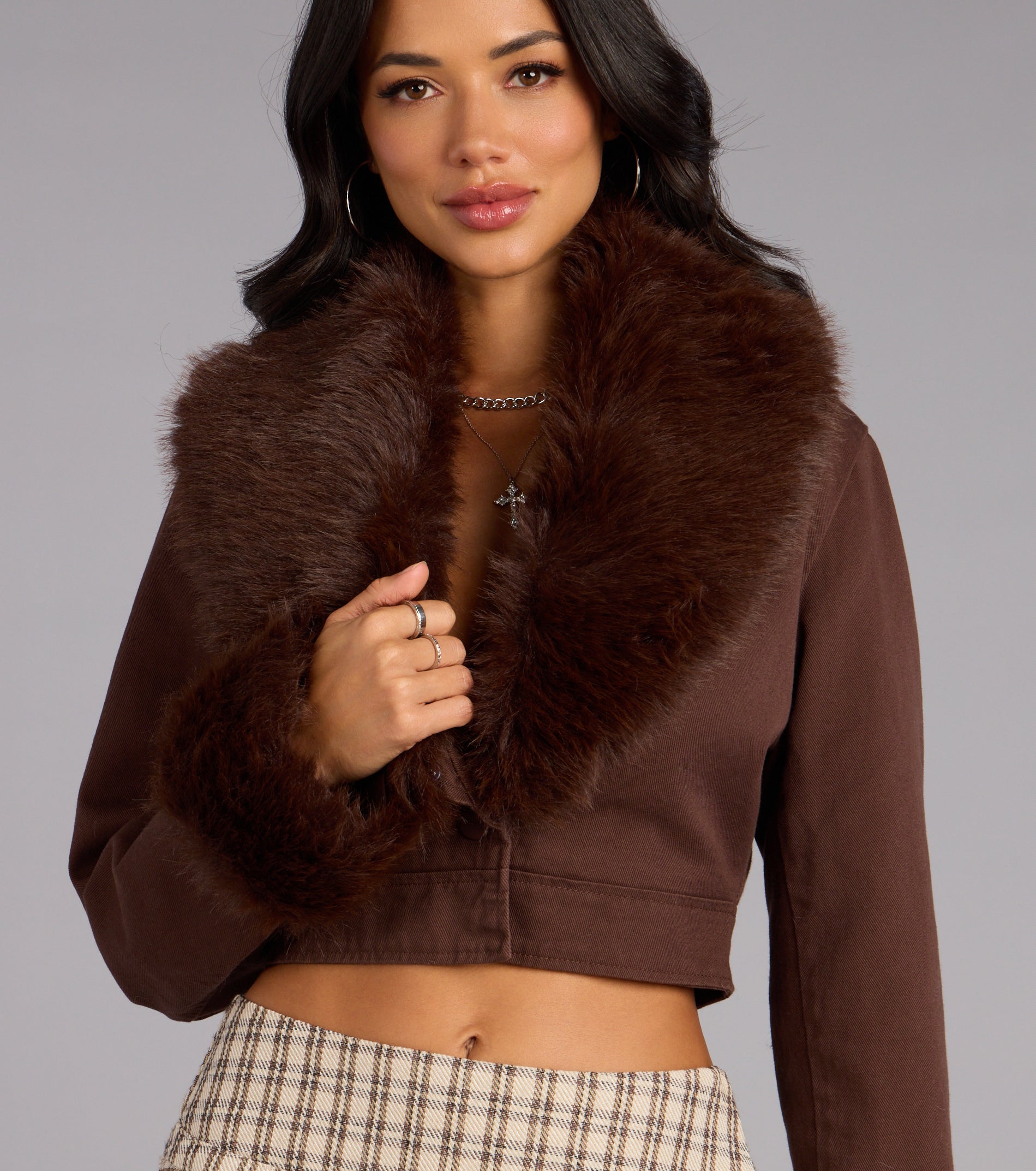 This brown piece brings trend-right energy to the Ice Queen Removable Faux Fur Denim Jacket, perfect for fall outfits that stand out.