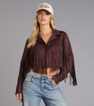 This piece brings trend-right energy to the Trailblazer Faux Suede Fringe Jacket, perfect for fall outfits that stand out.