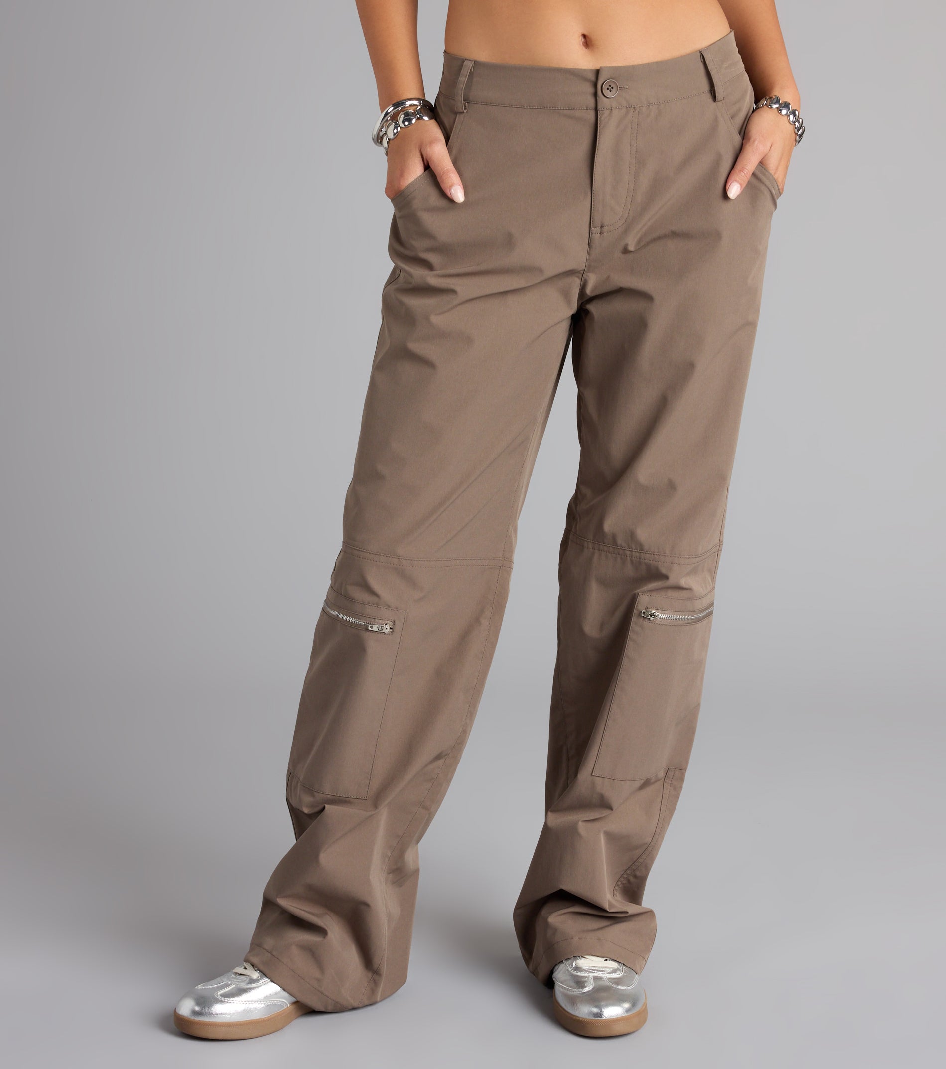 Make a fall statement in the Zip It and Chill Mid-Rise Cargo Pants, a closet must-have among fall bottoms for women.