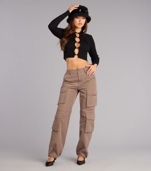This brown piece brings trend-right energy to the Out For The Day High-Rise Cargo Pants, perfect for fall outfits that stand out.