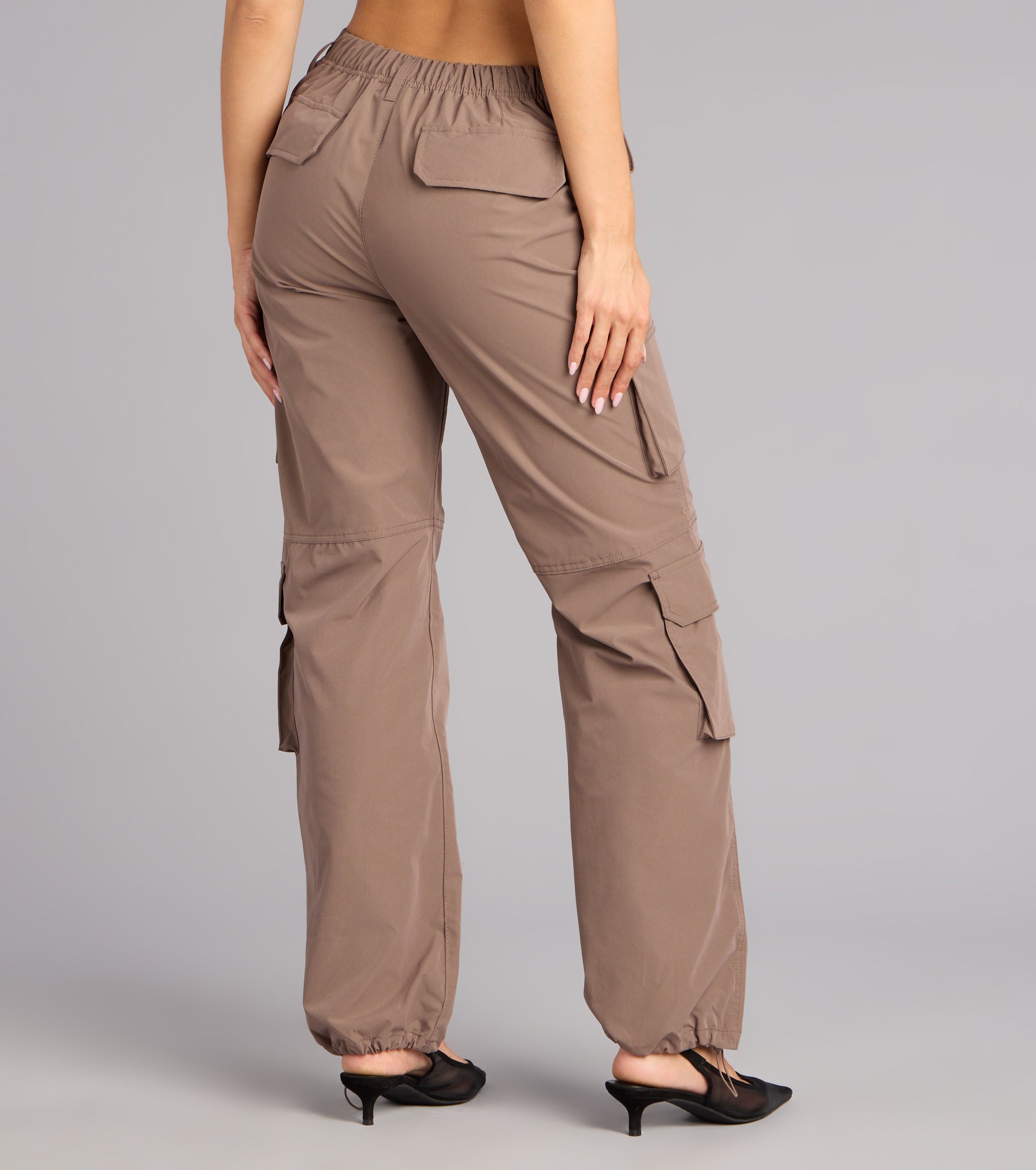 This brown piece brings trend-right energy to the Out For The Day High-Rise Cargo Pants, perfect for fall outfits that stand out.